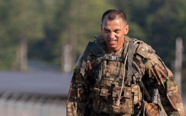416th TEC Soliders Compete in Best Squad Competition