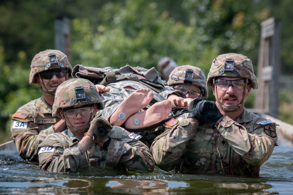 416th TEC Soliders Compete in Best Squad Competition