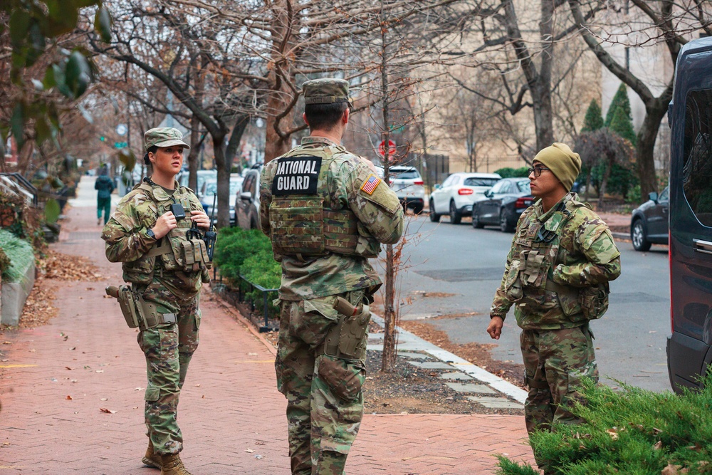 Arkansas National Guardsmen assist with Joint Task Force D.C. Mission