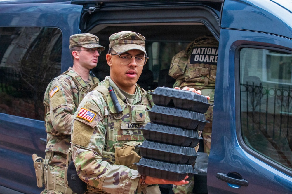 Arkansas National Guardsmen assist with Joint Task Force D.C. Mission