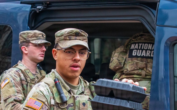 Arkansas National Guardsmen assist with Joint Task Force D.C. Mission