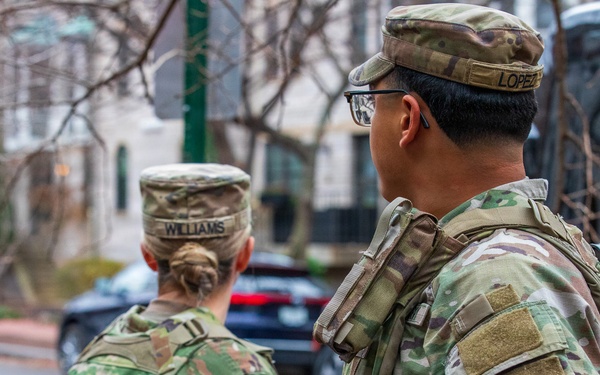Arkansas National Guardsmen assist with Joint Task Force D.C. Mission