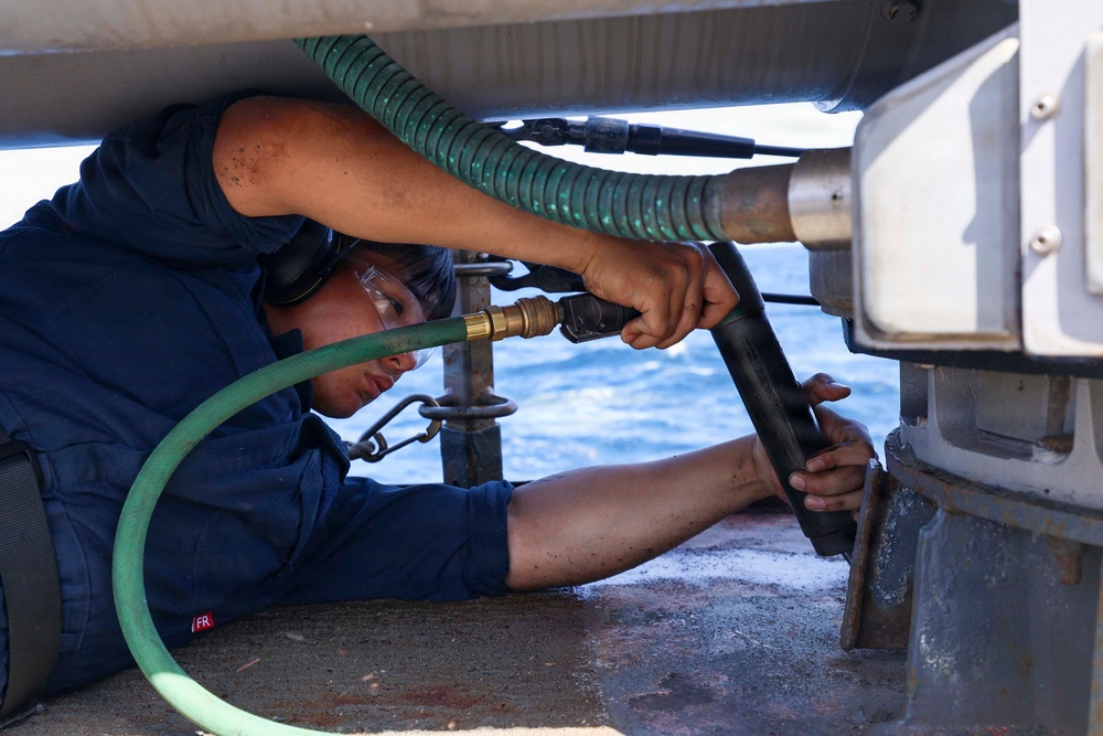USS Mahan (DDG 72) Routine Maintenance