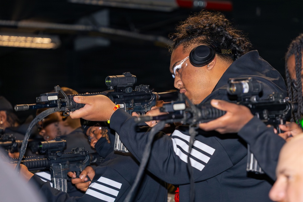 Tony the Tiger Sun Bowl athletes engage with 11th ADA Brigade Soldiers at Fort Bliss
