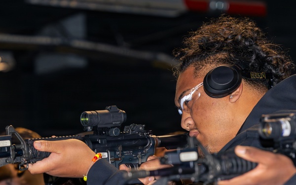 Tony the Tiger Sun Bowl athletes engage with 11th ADA Brigade Soldiers at Fort Bliss