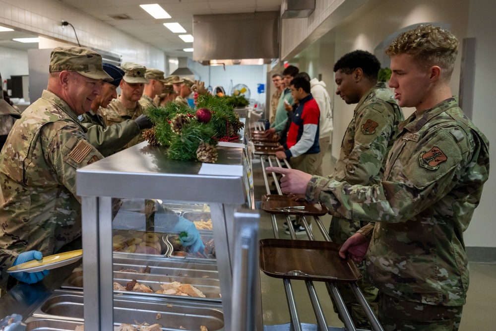 Members of 125th Fighter Wing Leadership Serve Holiday Meals to Airmen