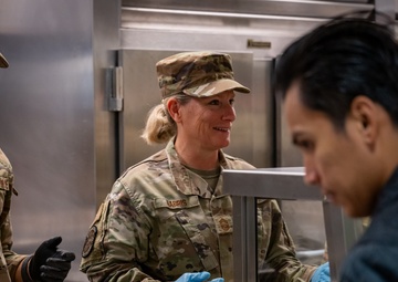 Members of 125th Fighter Wing Leadership Serve Holiday Meals to Airmen