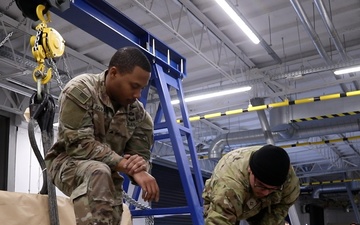 3rd Infantry Division Sustainment Brigade trains sling load operations