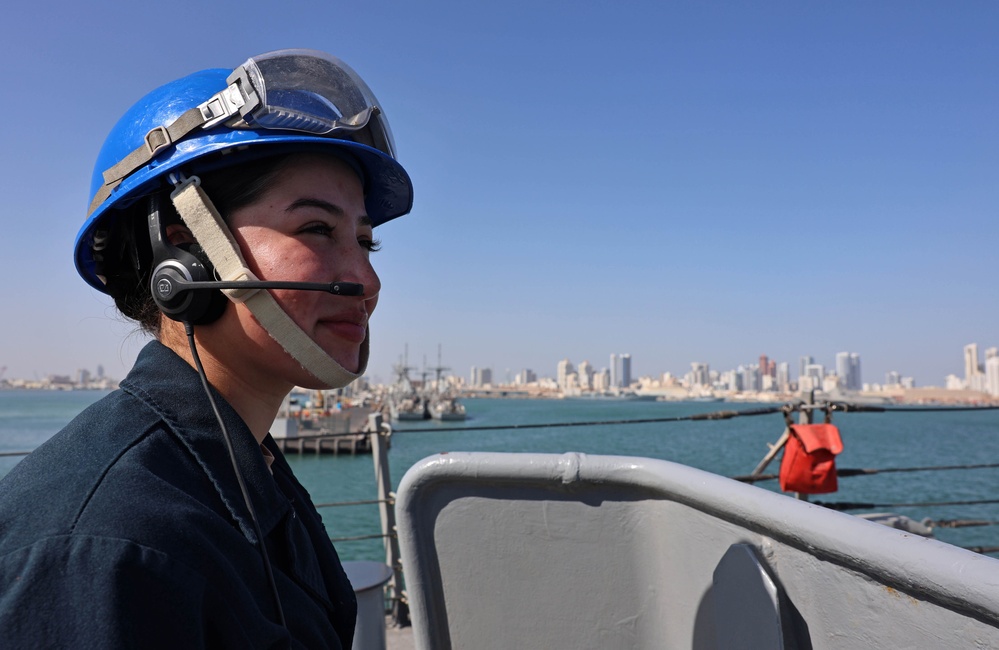 USS Roosevelt (DDG 80) Conducts Sea-and-Anchor in Manama, Bahrain
