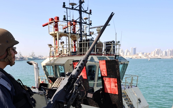 USS Roosevelt (DDG 80) Conducts Sea-and-Anchor in Manama, Bahrain