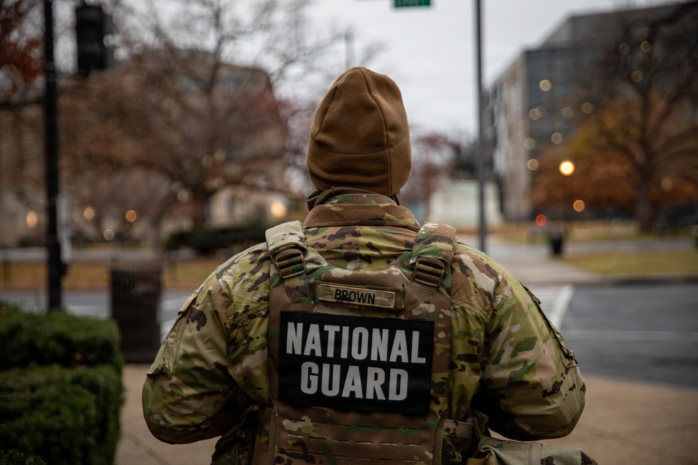 A Mississippi Army National Guard Soldier stands patrol in Washington, D.C.