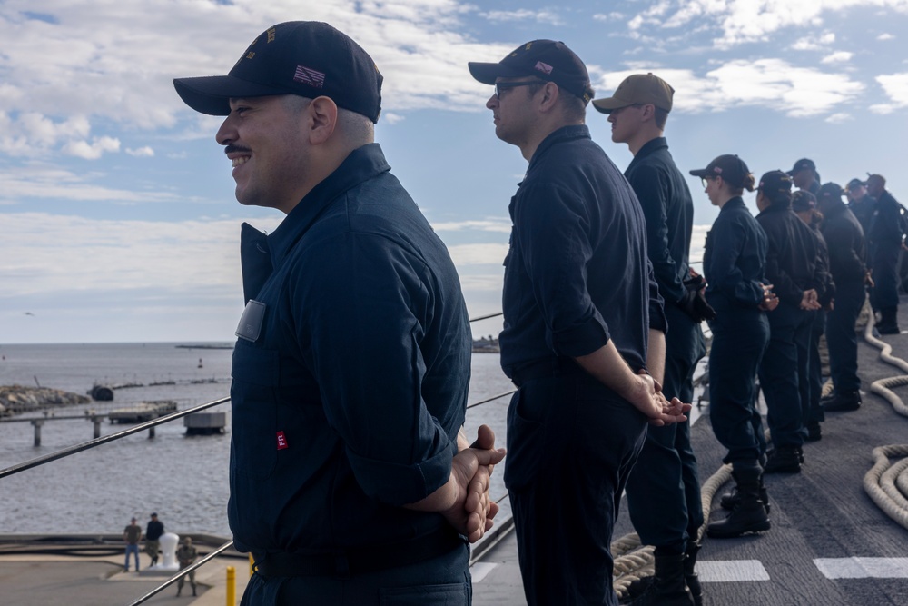USS Delbert D. Black (DDG119) Departs Naval Station Mayport