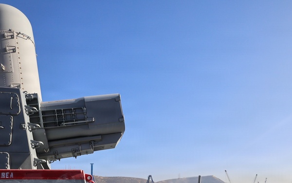 USS Paul Ignatius (DDG 117) provides a ship tour for Royal Moroccan Navy Sailors