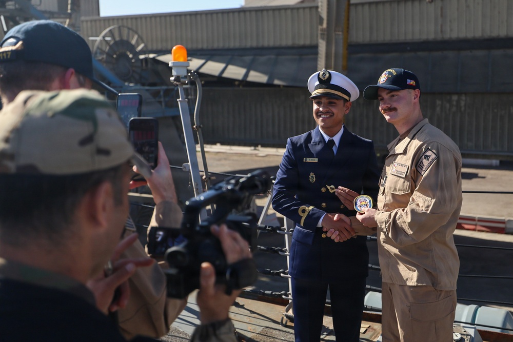 USS Paul Ignatius (DDG 117) provides a ship tour for Royal Moroccan Navy Sailors