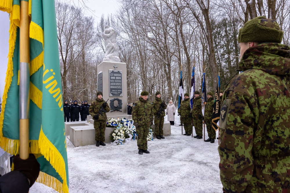 U.S. Soldiers attend wreath-laying ceremony in Narva
