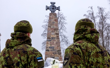 U.S. Soldiers attend wreath-laying ceremony in Narva