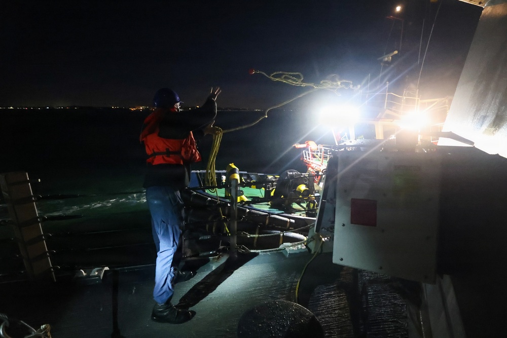 USS Paul Ignatius (DDG 117) pulls into Naval Station Rota, Spain