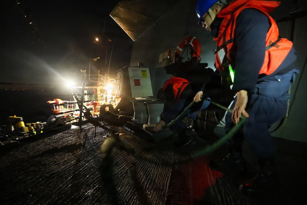 USS Paul Ignatius (DDG 117) pulls into Naval Station Rota, Spain