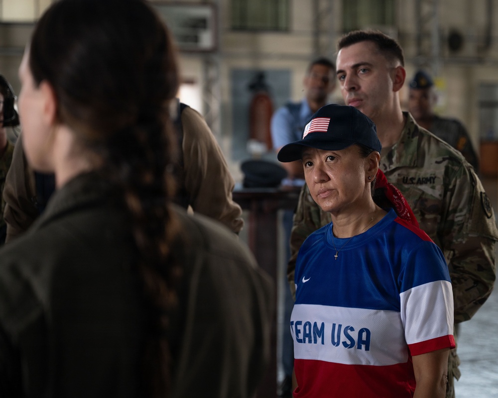 U.S. Ambassador to Sri Lanka, service members transport humanitarian aid to Anuradhapura, Trichomalee