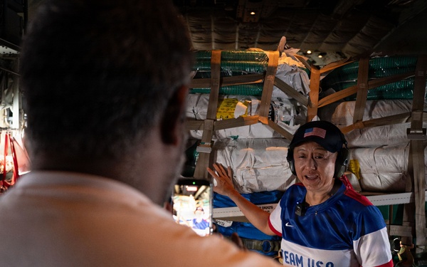 U.S. Ambassador to Sri Lanka, service members transport humanitarian aid to Anuradhapura, Trichomalee