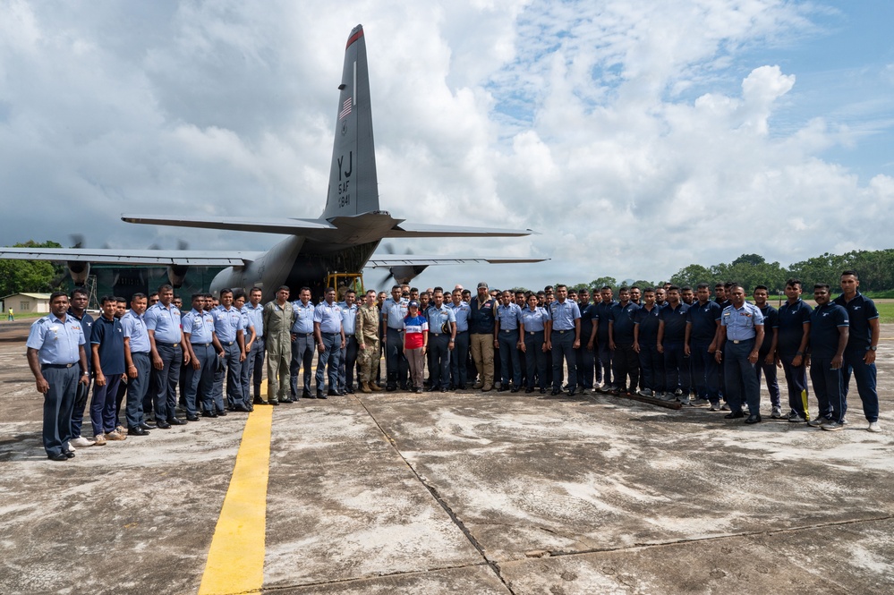 U.S. Ambassador to Sri Lanka, service members transport humanitarian aid to Anuradhapura, Trichomalee