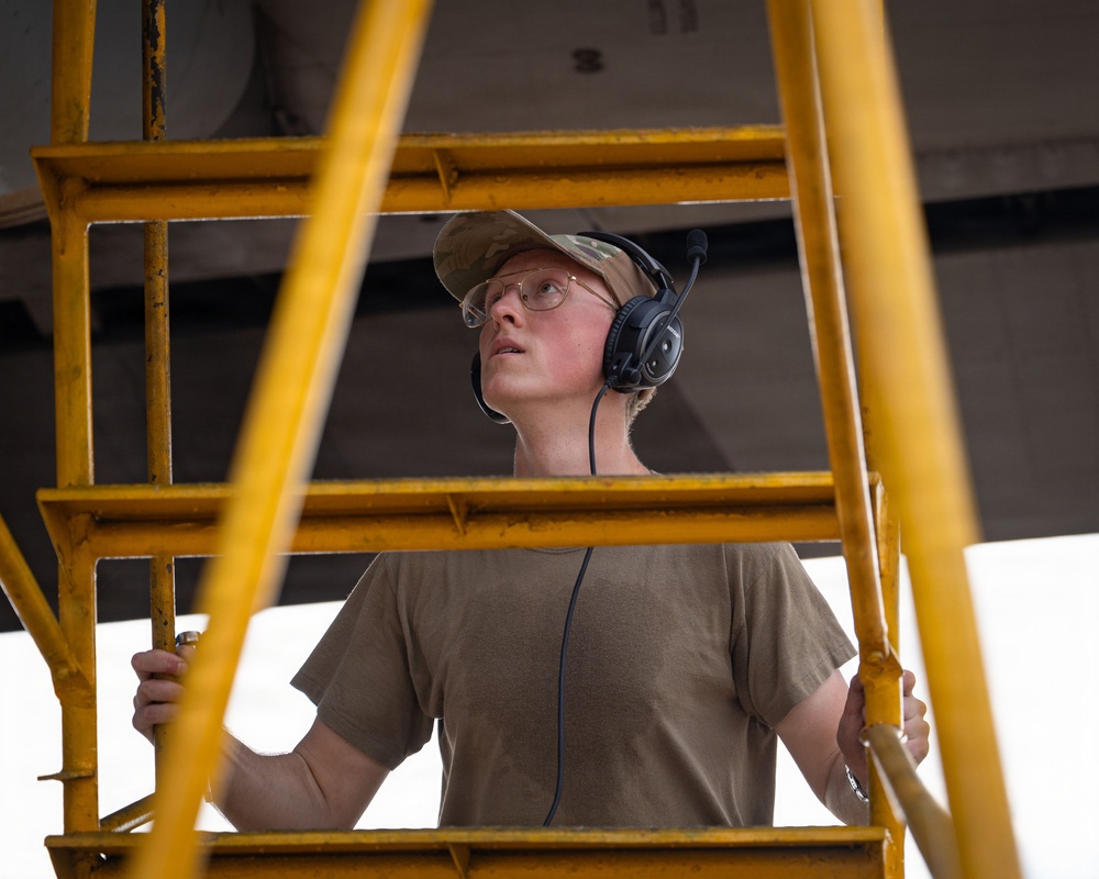 374 AW MXS, AMXS perform engine maintenance operations in Sri Lanka