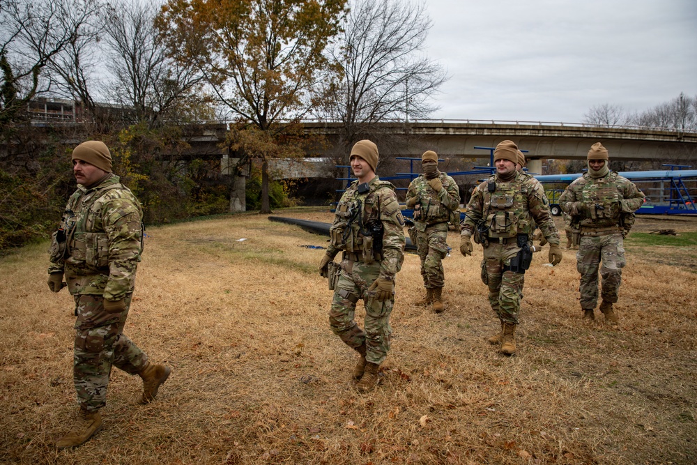 DVIDS - Images - Mississippi Army National Guard Soldiers on patrol in ...