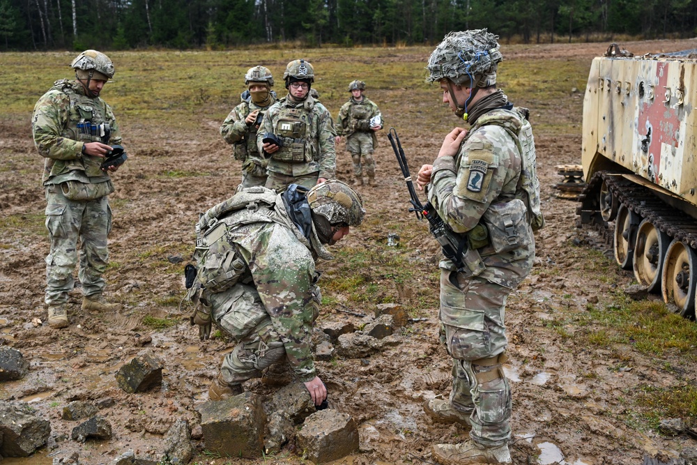 Sky Soldiers train with Selectable Lightweight Attack Munitions