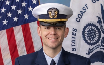 U.S. Coast Guard Lt. Travis Swindall official portrait