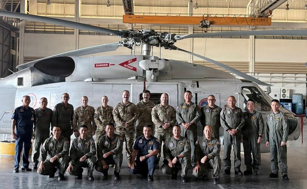Guardsmen take part in Aviation exchange with Royal Thai Army and Navy during recent engagement
