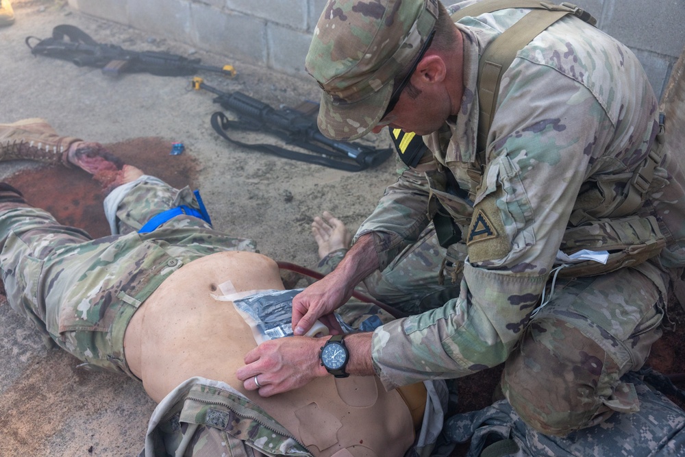 OC/T Applies Chest Seal