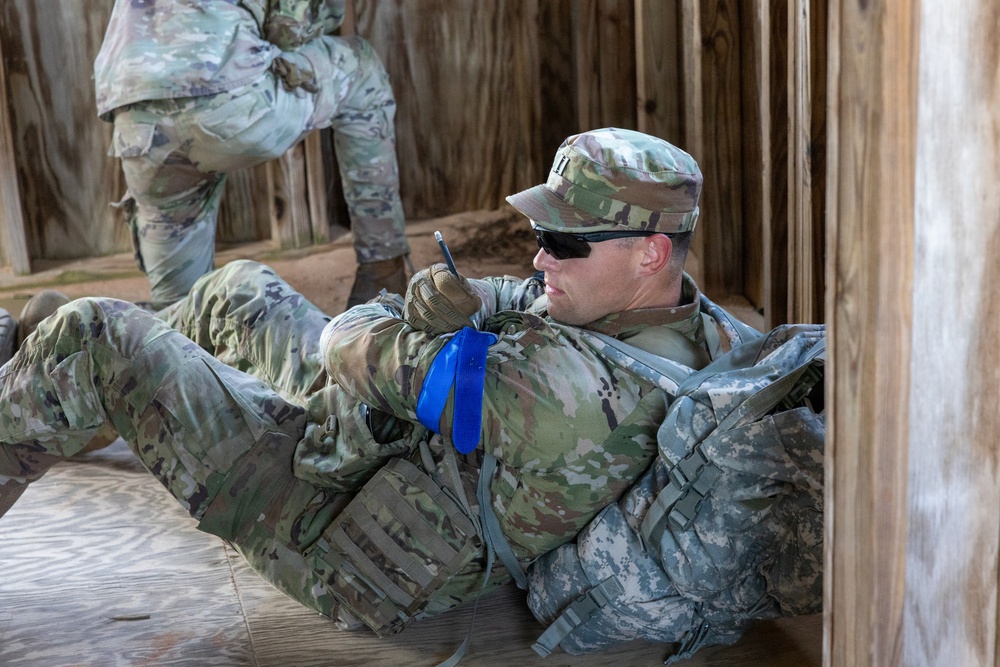 OC/T Applies Tourniquet