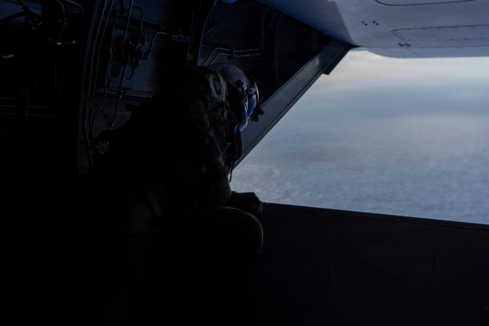 VRM-30 conducts operations with Abraham Lincoln