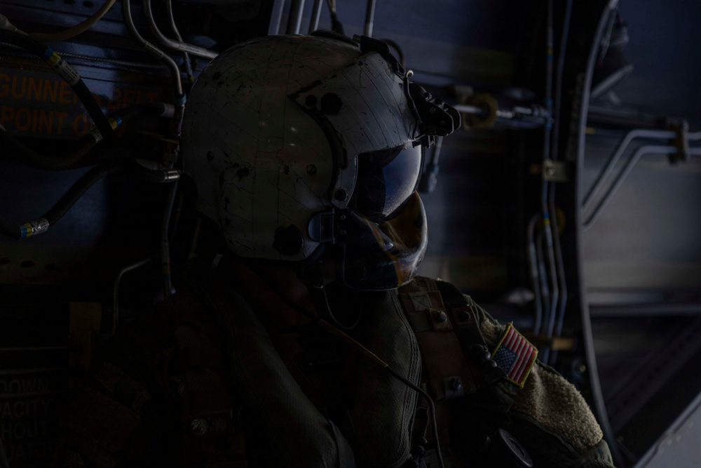 VRM-30 conducts operations with Abraham Lincoln