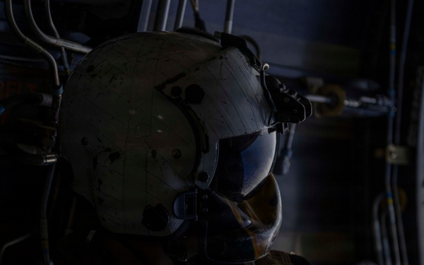 VRM-30 conducts operations with Abraham Lincoln