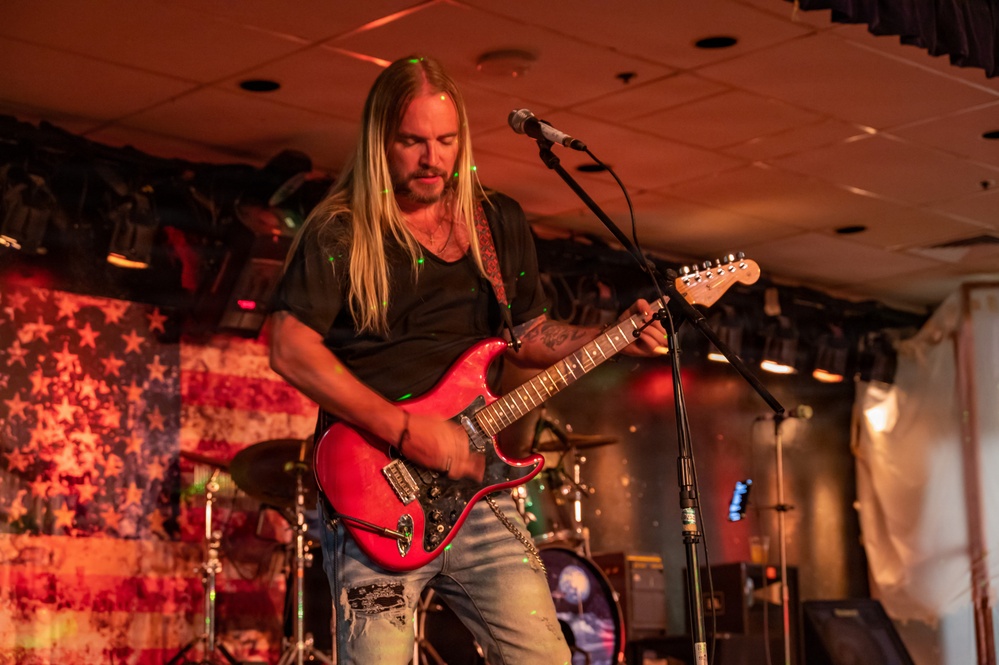 NSF Diego Garcia hosts Armed Forces Entertainment’s event