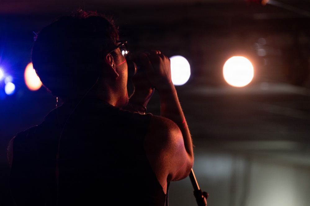 NSF Diego Garcia hosts Armed Forces Entertainment’s event