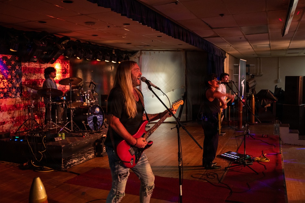 NSF Diego Garcia hosts Armed Forces Entertainment’s event