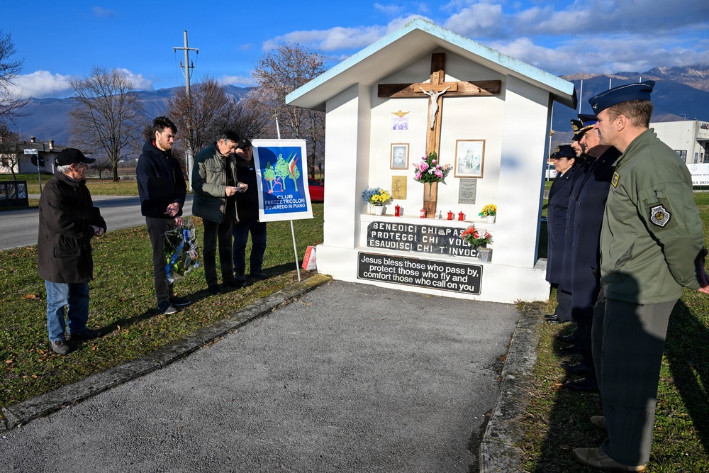 Aviano AB honors the fallen during remembrance ceremony