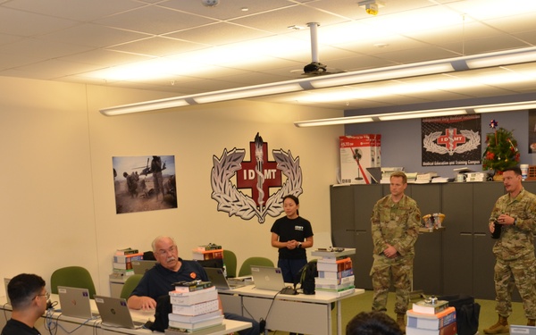 IDMT Alum Reminisces with Staff, Students