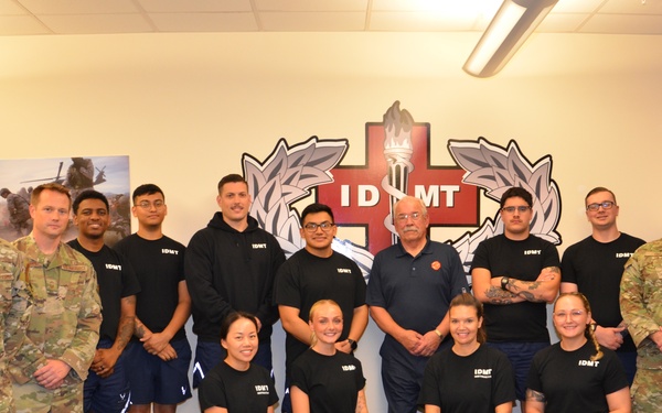 IDMT Alum Reminisces with Staff, Students