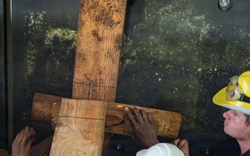 USS San Diego (LPD 22) Conducts Well Deck Operations