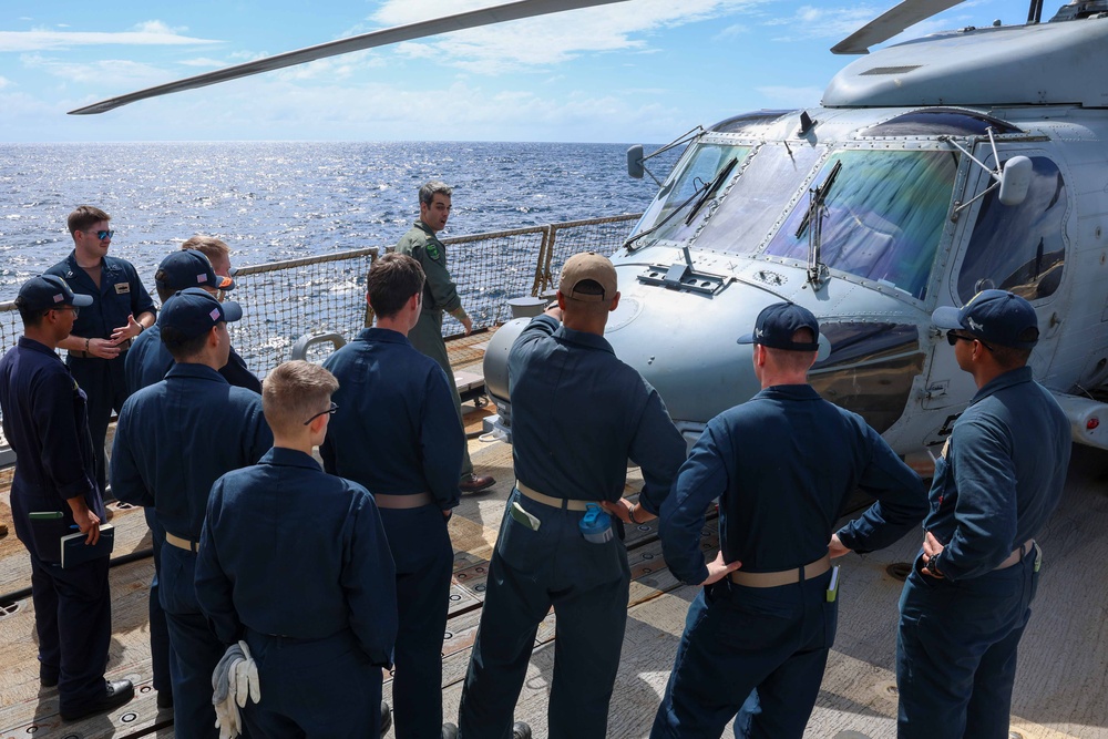 USS Thomas Hudner (DDG 116) Helicopter Training