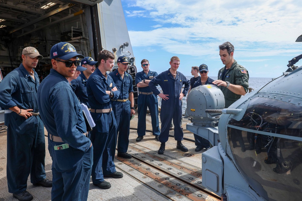 USS Thomas Hudner (DDG 116) Helicopter Training