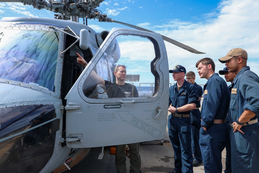 USS Thomas Hudner (DDG 116) Helicopter Training