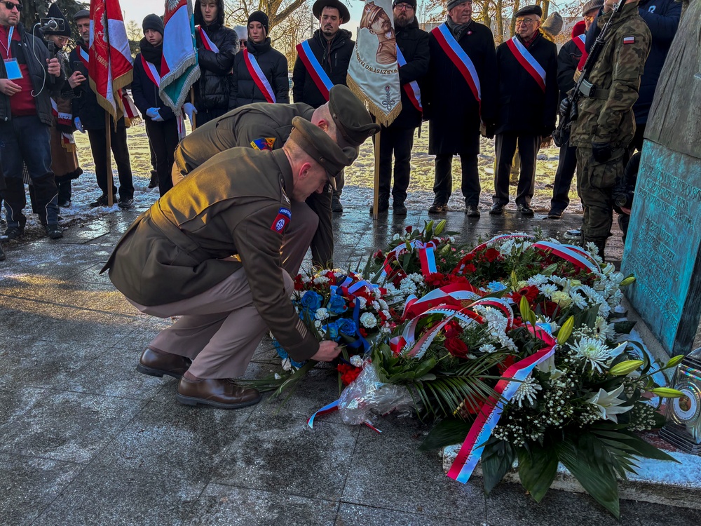U.S. Army Garrison Poland leaders honor Polish heroes at 107th Battle of Ławica ceremony