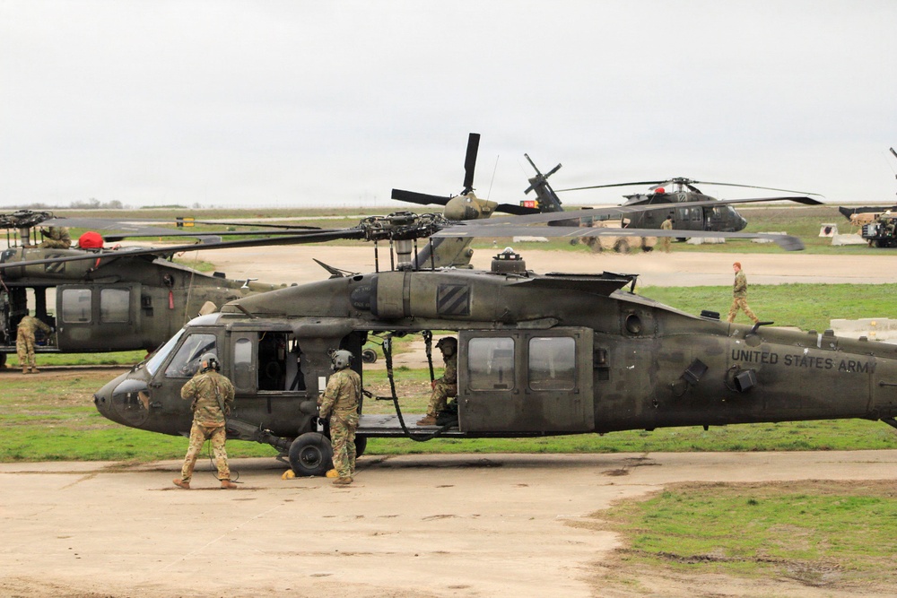 TF Brawlers conduct sling load training in Romania