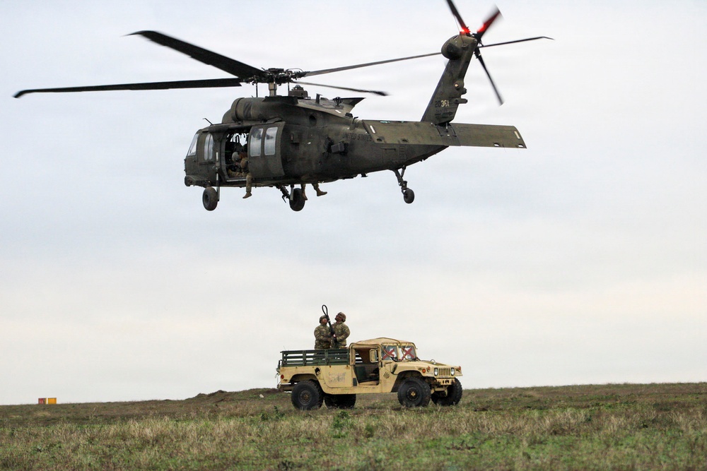 TF Brawlers conduct sling load training in Romania