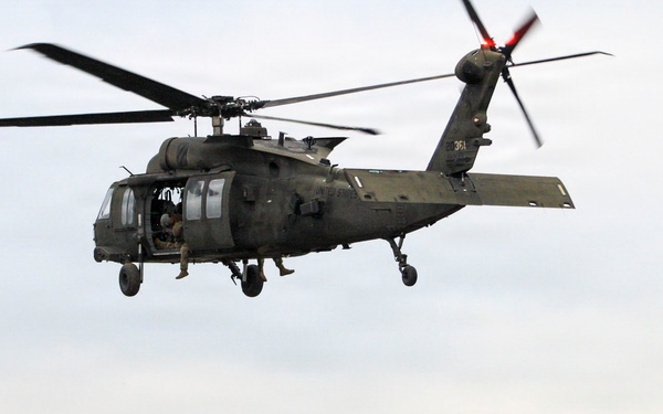 TF Brawlers conduct sling load training in Romania