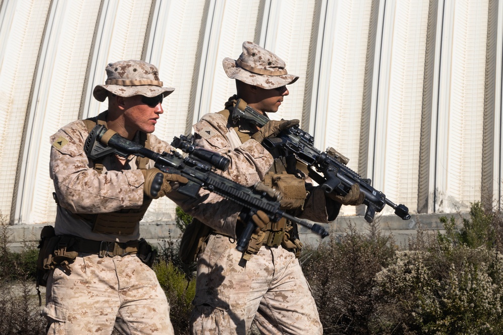 1st Bn., 1st Marines rehearse for boat raid